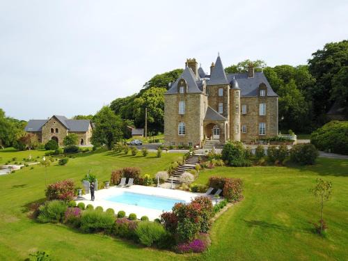 Fleurigne House | Château de Montbrault