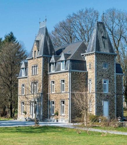 Daverdisse Bed & Breakfast | Château de Porcheresse