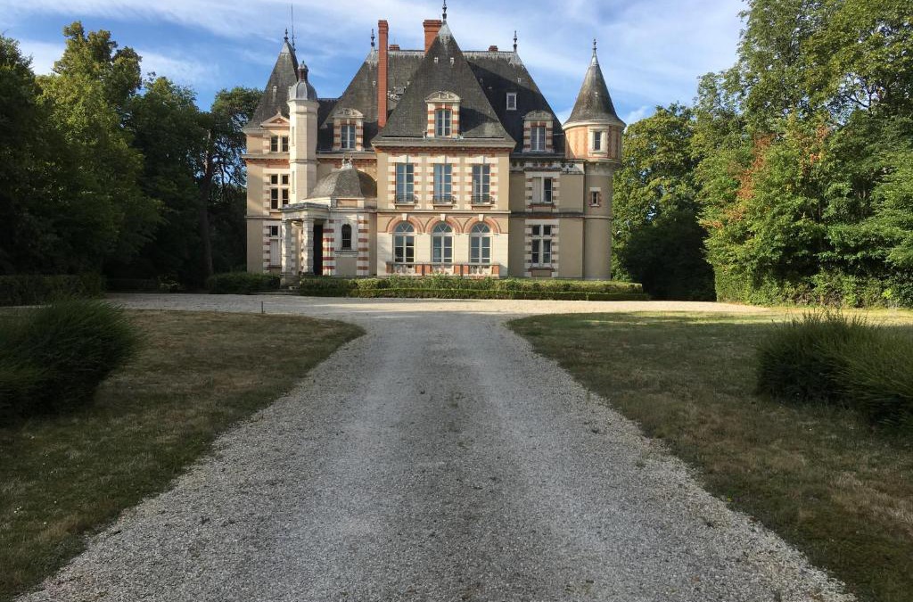 Nogent-sur-Vernisson Bed & Breakfast | Château de Praslins