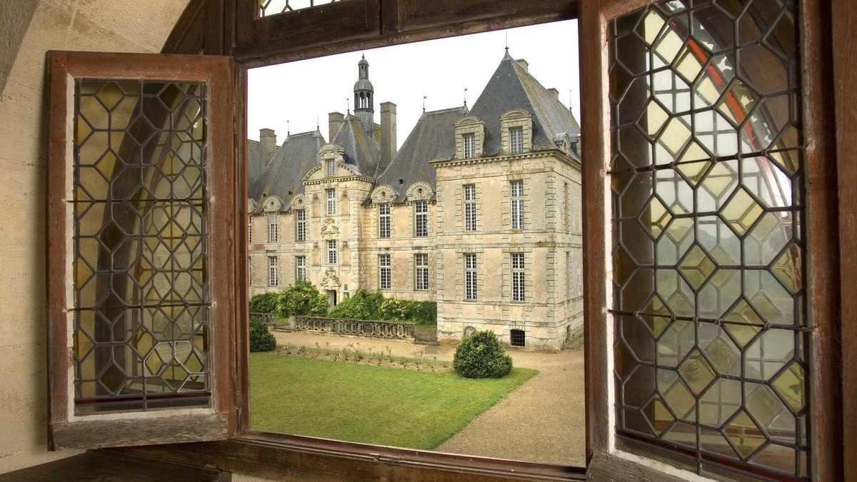 Saint-Loup-Lamaire Hotel | Château de Saint Loup