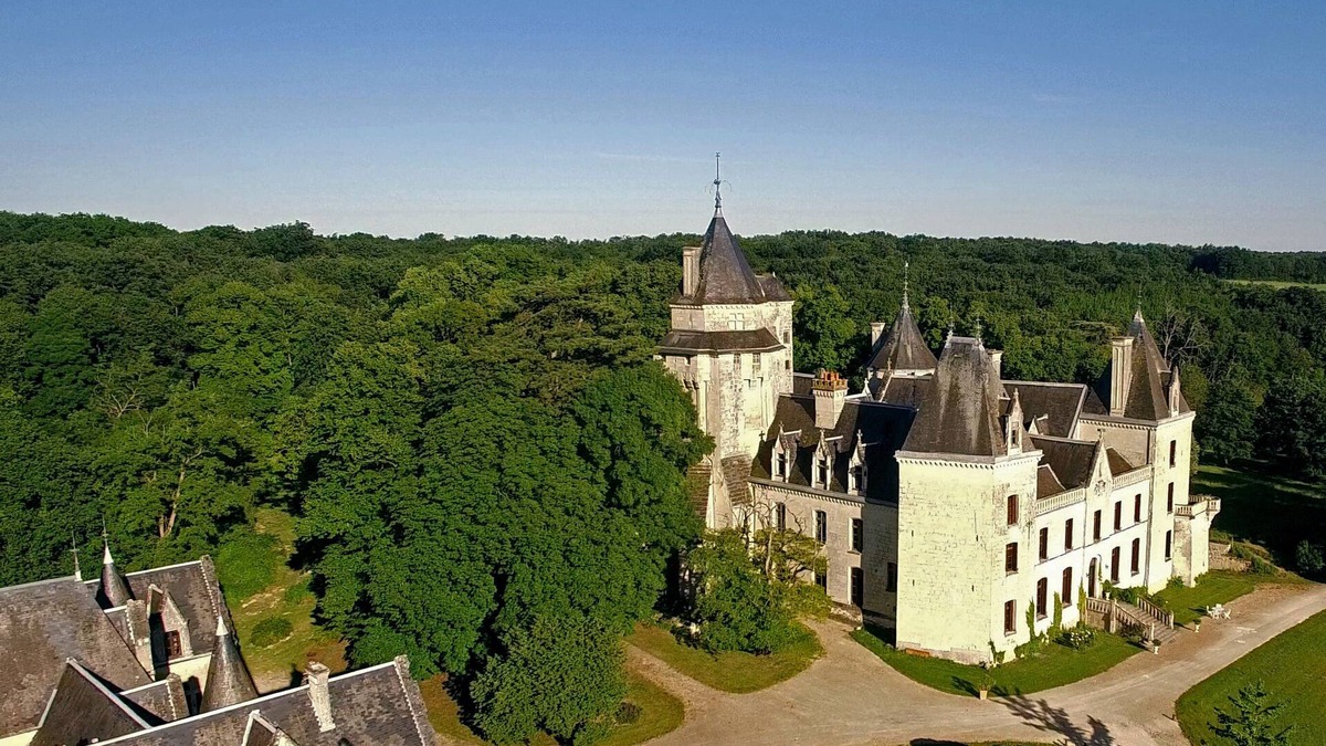 Ternay House | Château de Ternay