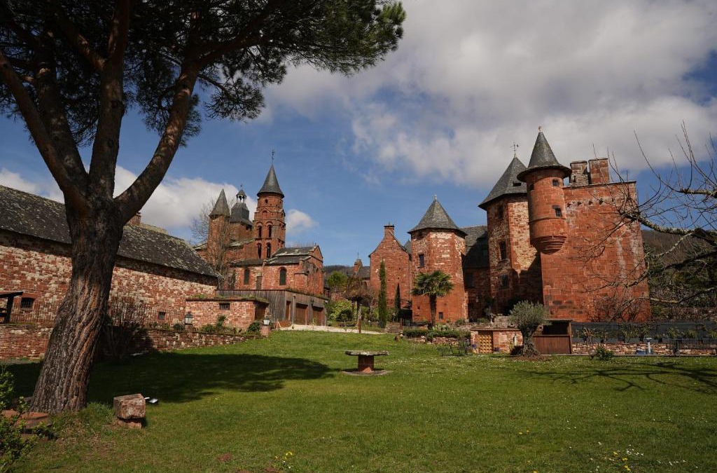 Collonges-la-Rouge House | Château de Vassinhac chambres d'hôtes Collonges la rouge