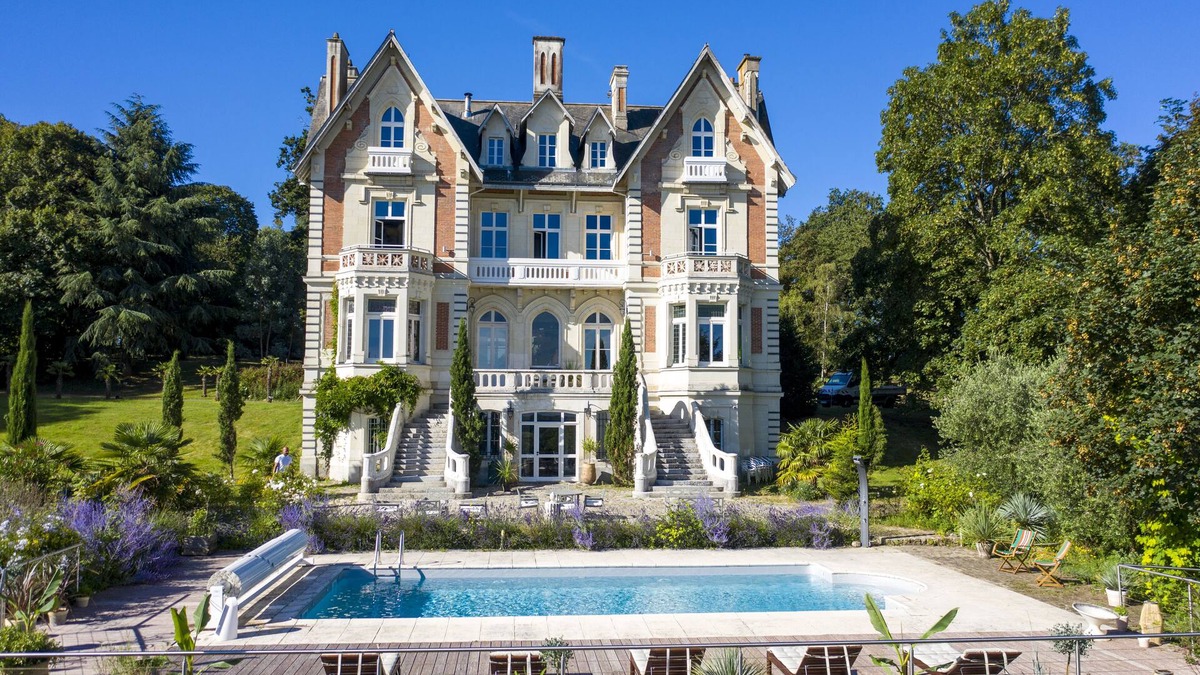 Les Hauts de Saint-Aubin Hotel | Château des Forges