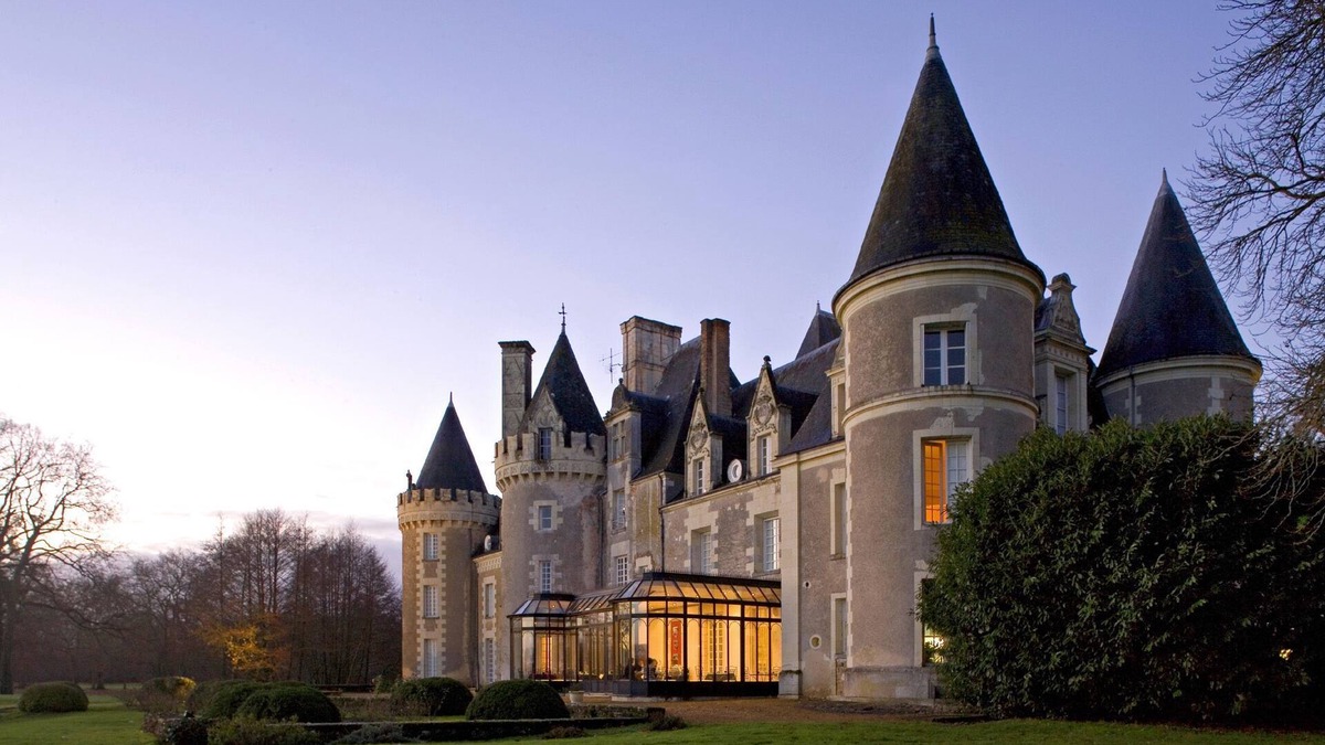 Courcelles-de-Touraine Hotel | Château des Sept Tours