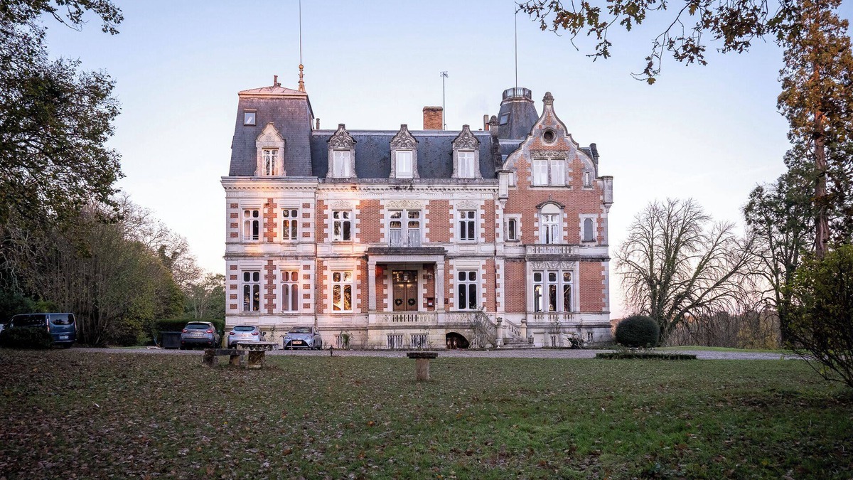 La Membrolle-sur-Choisille Hotel | Château de l'Aubrière
