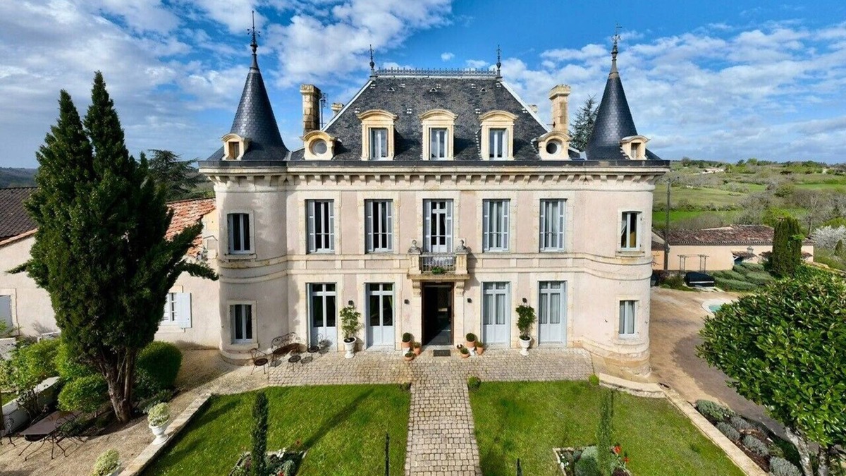 Monpazier Hotel | Château Hôtel Edward 1er