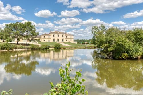 Petit-Palais-et-Cornemps House | Château La Poste