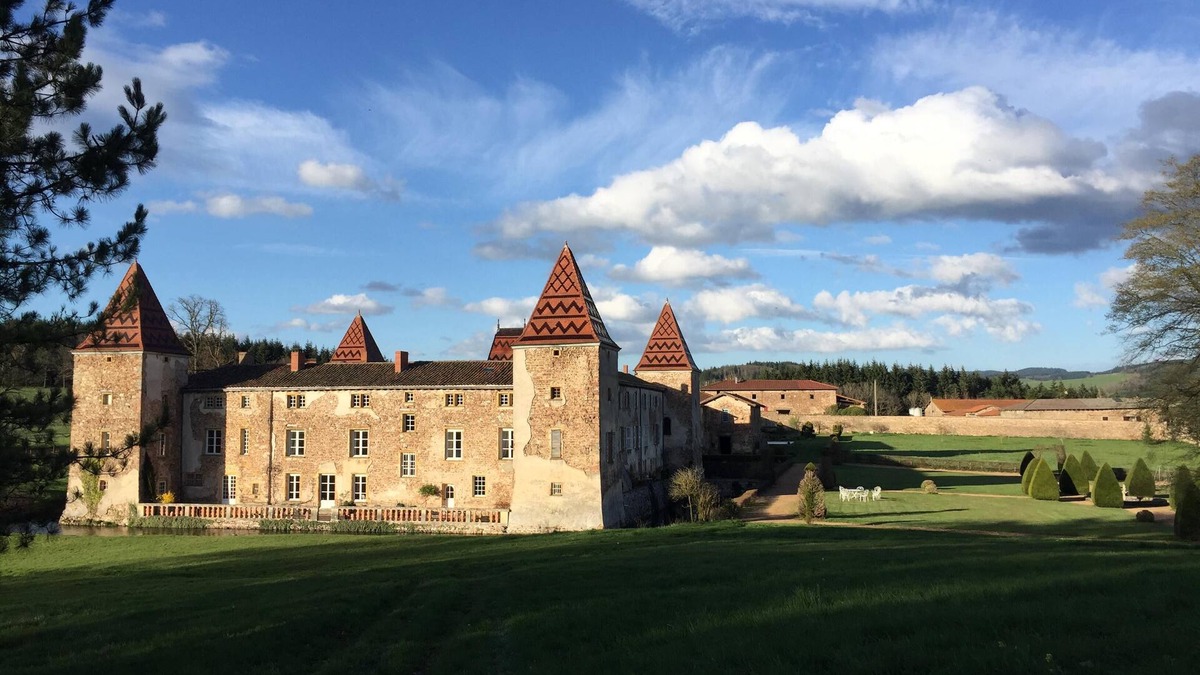 Amplepuis Other | Château Monument Historique - Beaujolais Vert - 4/8 pers. (95/160 m²) - Swimming pool