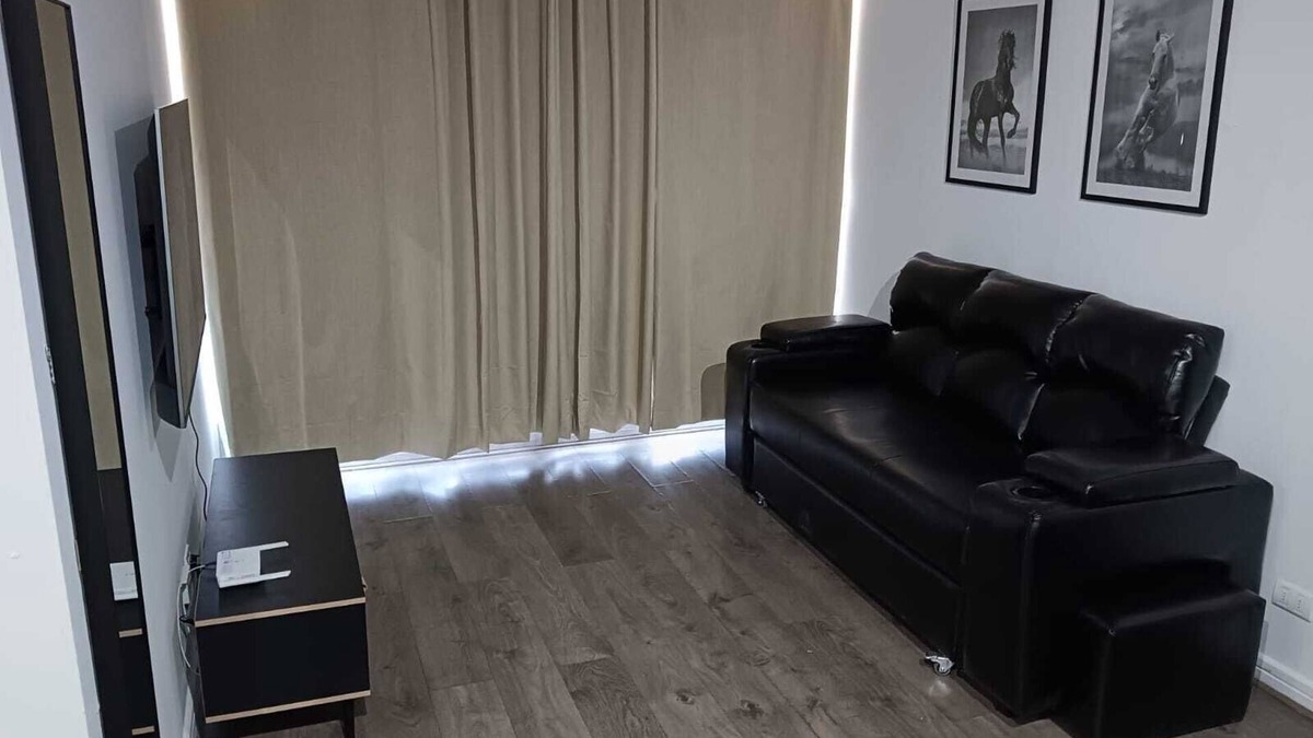 Independencia Apartment | Charming 2-bedroom apartment with WiFi and fitness room in vibrant Santiago