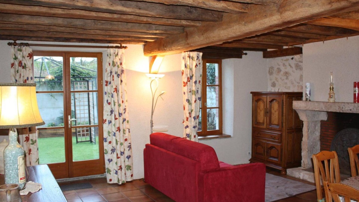 Chambon-sur-Cisse Cottage | Charming Cottage near Loire Castles with Private River Access, Garden, and Modern Amenities