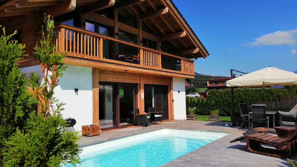 Schonbach Ski Chalet | Chalet in Neukirchen am Grossvenediger with pool