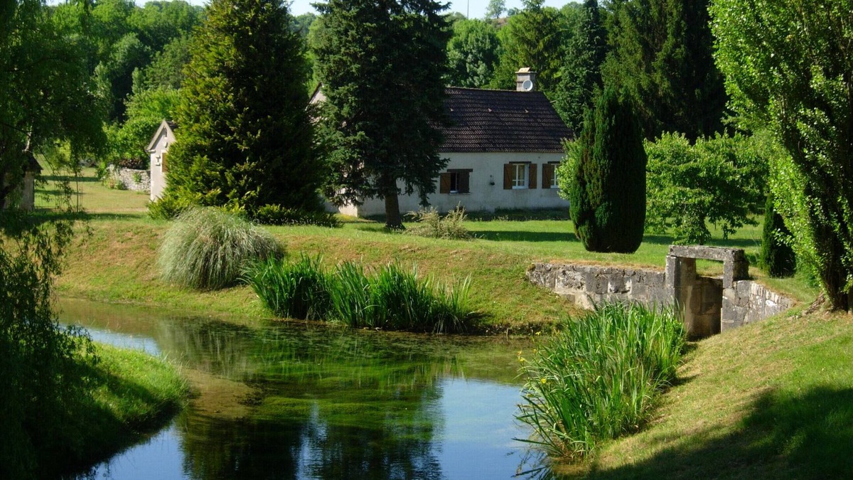 Druyes-les-Belles-Fontaines Cottage | Charming ECOLOGICAL gîte * in Burgundy - Ecolieu
