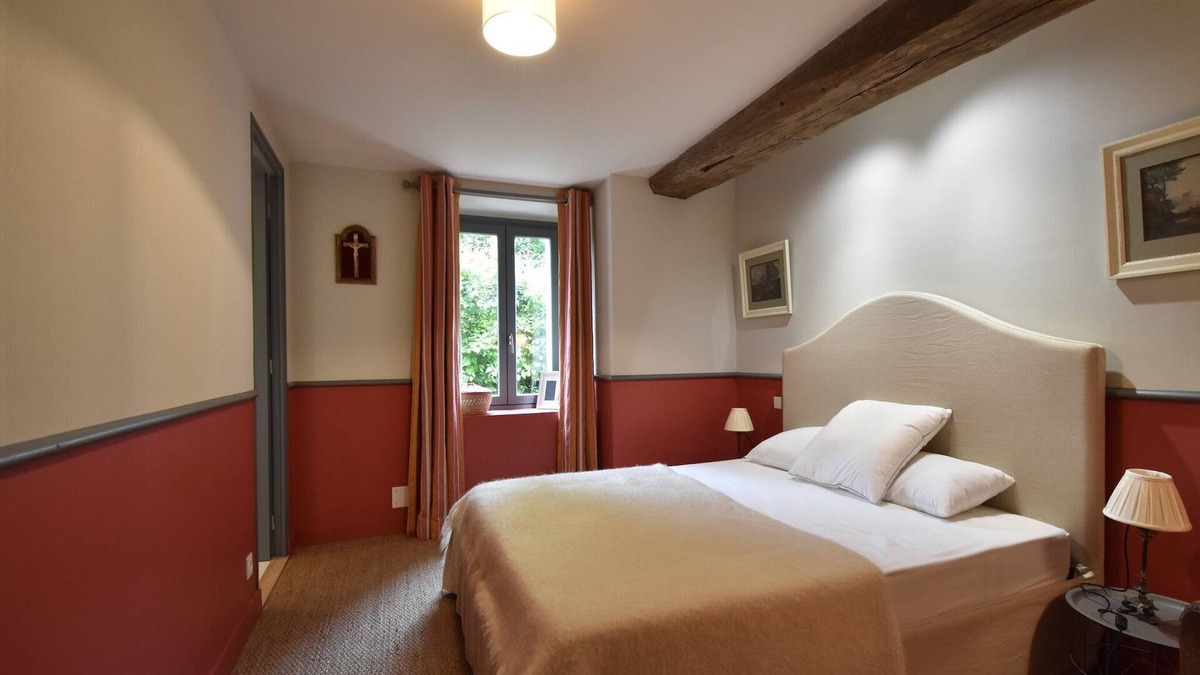 Saint-Laurent-des-Mortiers House | Charming Home with Flowers