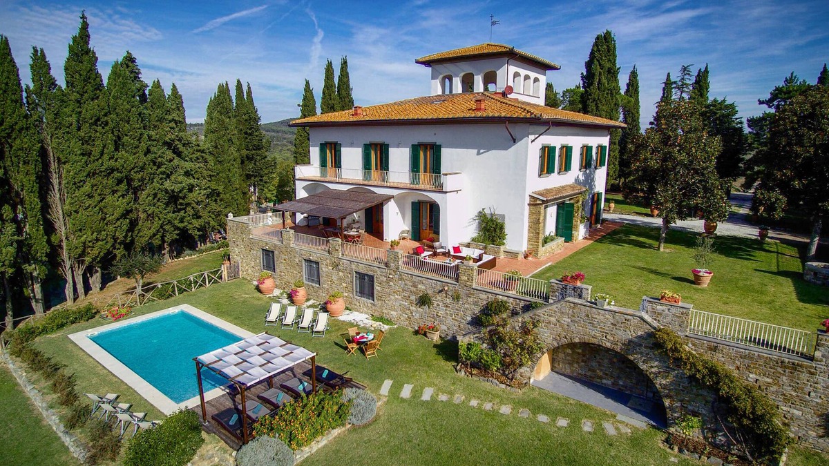 San Casciano in Val di Pesa Villa | Charming Villa Torre in Chianti, 8 ensuite bedrooms, pool, Florence, Wi-Fi, A/C.