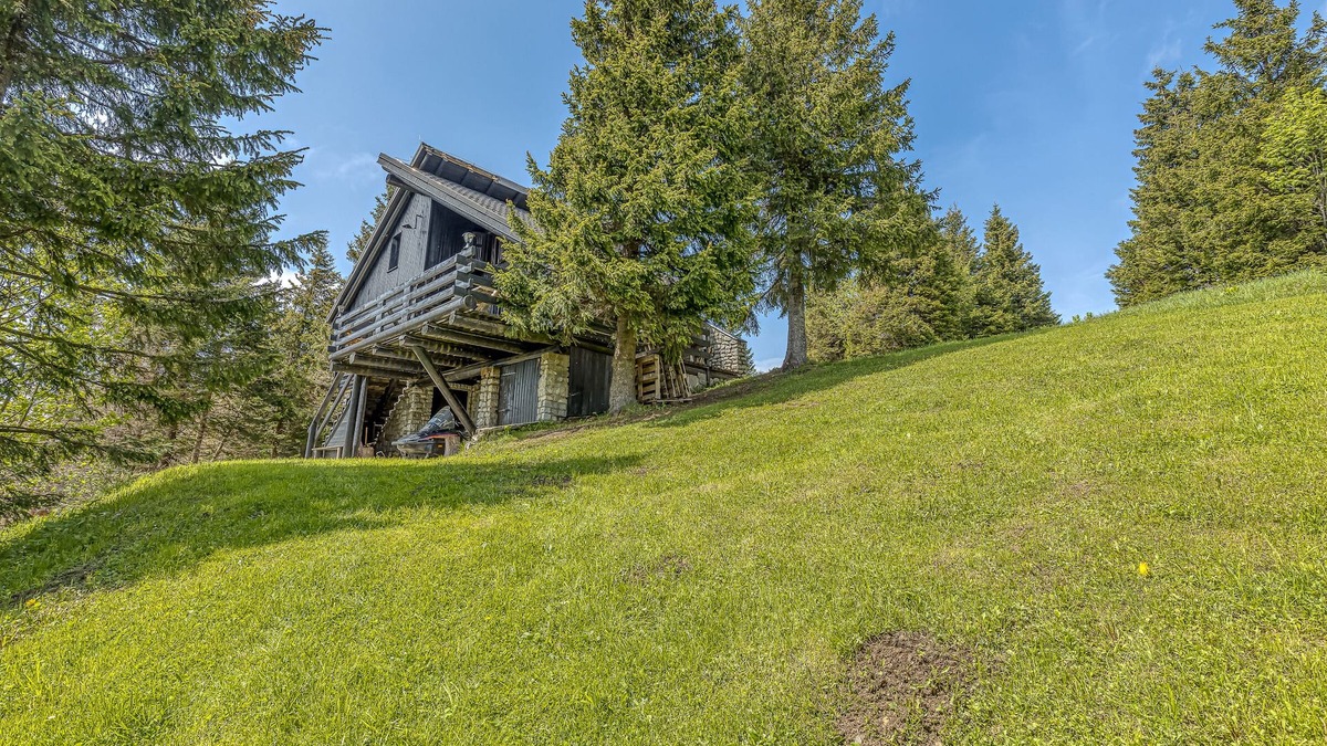 Slovenj Gradec Apartment | Chalet Snowflake IIb 20m From Ski Trail, Šmartno pri Slovenj Gradcu, Slovenia