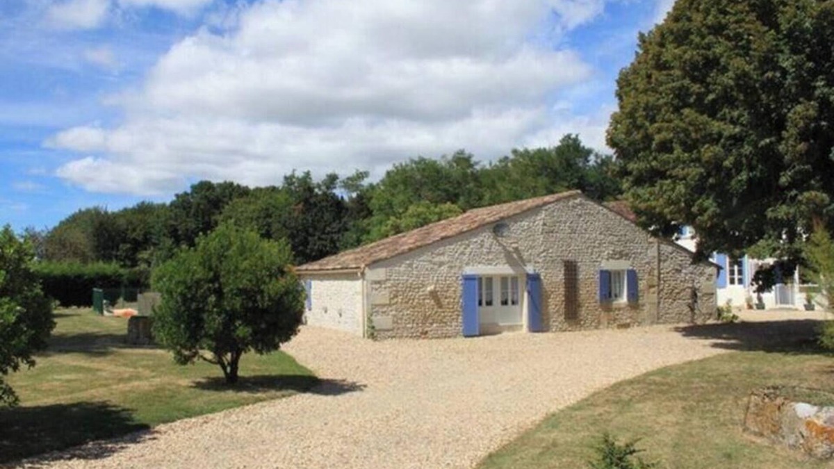 Gemozac Cottage | CHAI MISS TANTINE