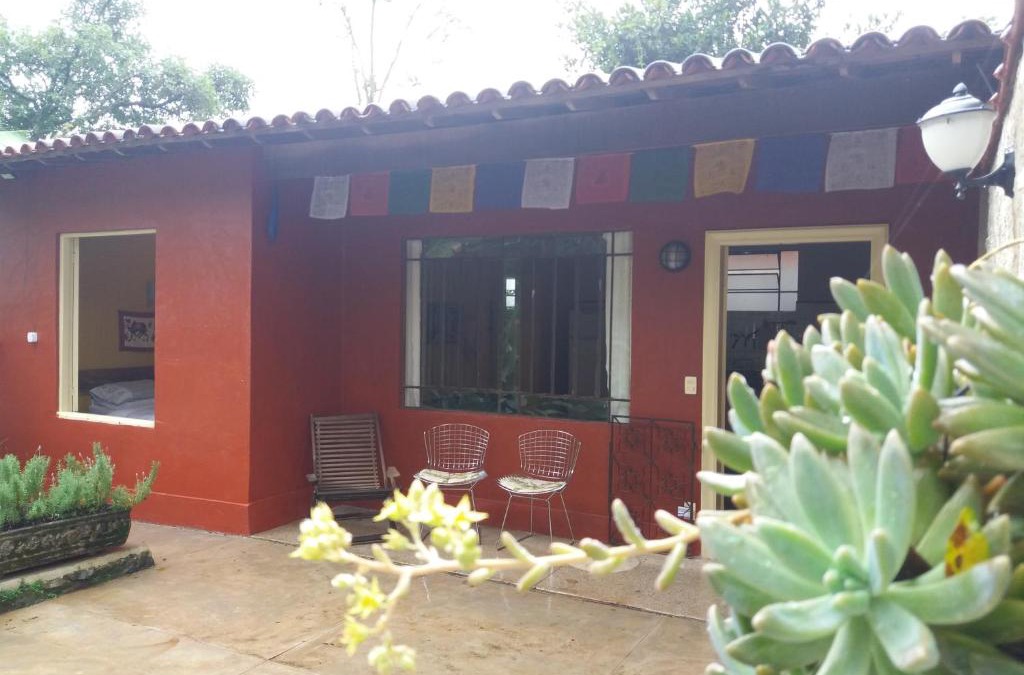 Sao Sebastiao das Aguas Claras Cabin | "Chalé Balines Oroboro" 1 - Casa com jardim de 150 m e cozinha completa em Macacos