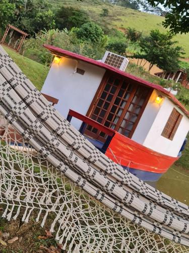Sao Jose dos Campos Boat Rental | Chalé Barco Recanto Buscapé SFX