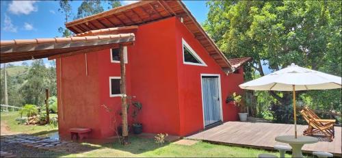 Corrego do Bom Jesus House | Chalé Cabana com 3 cachoeiras - Mirante para montanhas, Espaço Gourmet Caipira