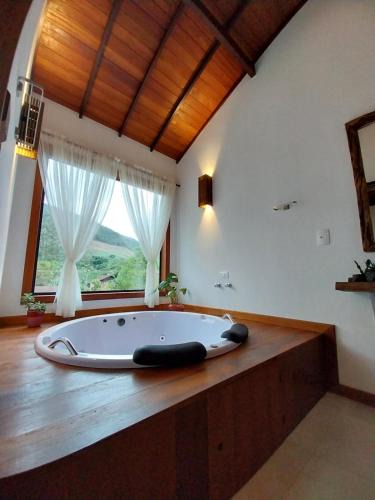 Sao Pedro da Serra Cabin | Chalé Canarinho