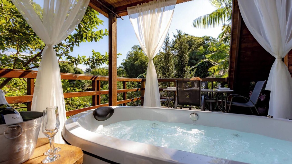 Joinville Ski Chalet | Chalé confortável com pisc,WiFi, garagem e jacuzzi