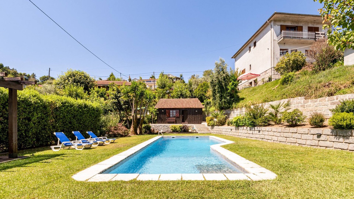 Rio Caldo Ski Chalet | Chalé da Caniçada: Piscina y Vistas Deslumbrantes en el Parque Peneda-Gerês