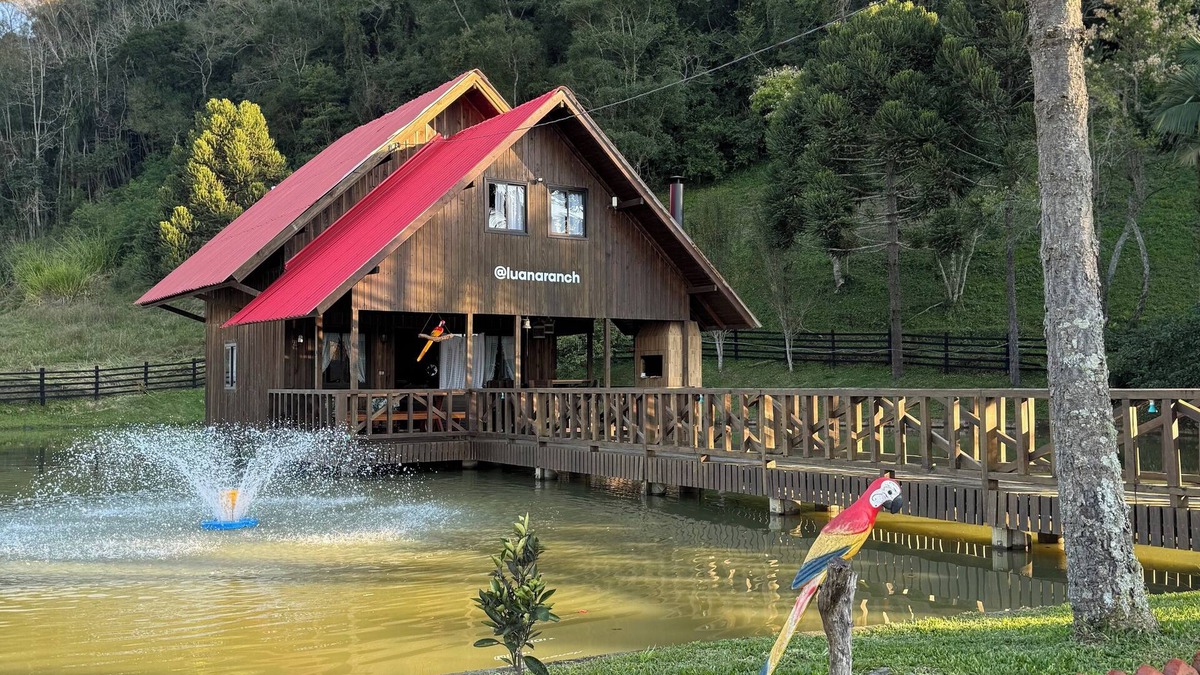 Leoberto Leal Ski Chalet | Chalé Dentro da Lagoa, Ambiente Silencioso em Meio a Natureza, Porém no Centro