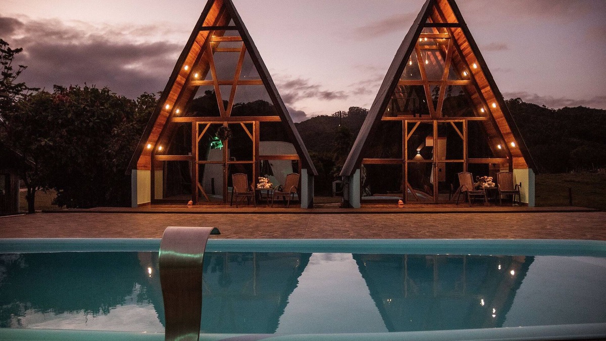 Sao Joao Batista House | Chalé Suíço com Hidromassagem - Pousada Sestrem