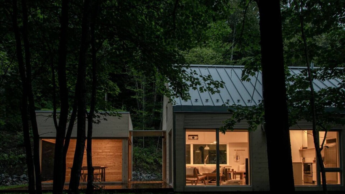 Sainte-Emelie-de-L'Energie House | Chalet Harmony | River Access | 4 Guests | Hot Tub