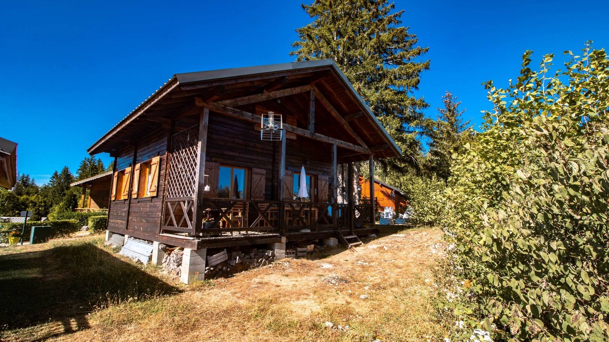 Saint-Laurent-en-Grandvaux Ski Chalet | Chalet du Bois Joli - Two Bedroom Chalet, Sleeps 6