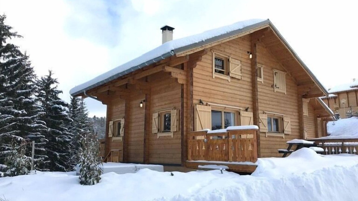La Joue du Loup Ski Chalet | CHALET 110M2 AT THE FOOT OF THE SLOPES, OUTDOOR JACUZZI, GARAGE, 12-14 PERS WIFI GAMES