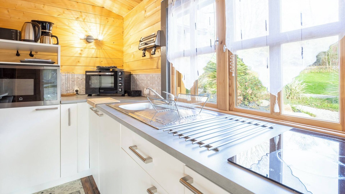 Cast Ski Chalet | Chalet '15min Des Plages Et Baie Douarnenez' with Private Terrace and Private Garden