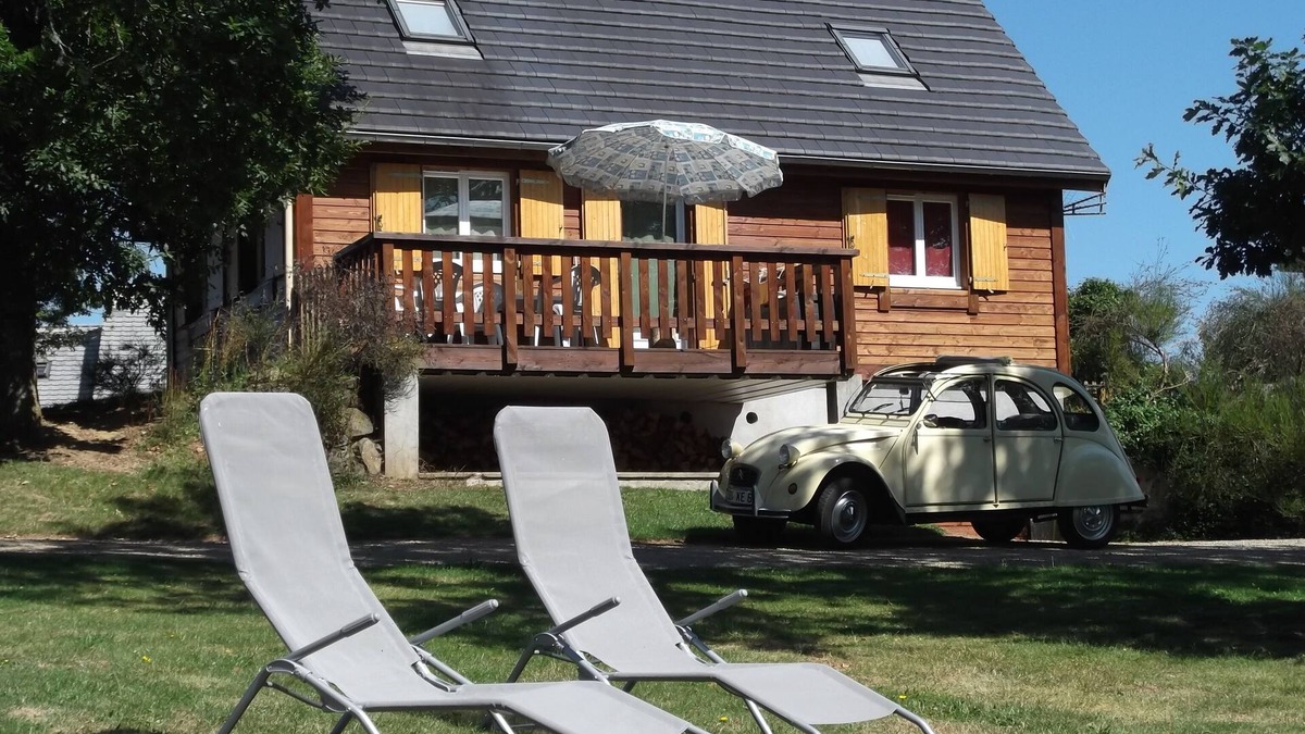 Chapdes-Beaufort Ski Chalet | Chalet 3 Chambres, 7 Personnes, Très Grand Terrain, Calme et Verdure