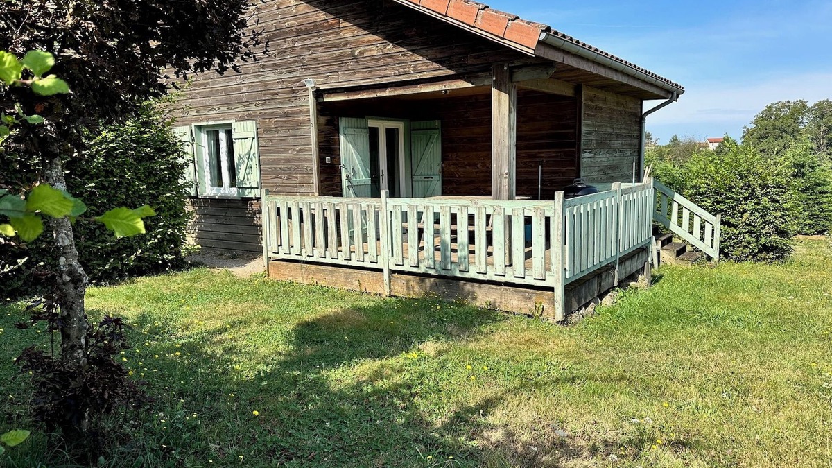 Saint-Mamet-la-Salvetat House | Chalet 3 Lou BRAISADOU on a farm, with heated indoor swimming pool