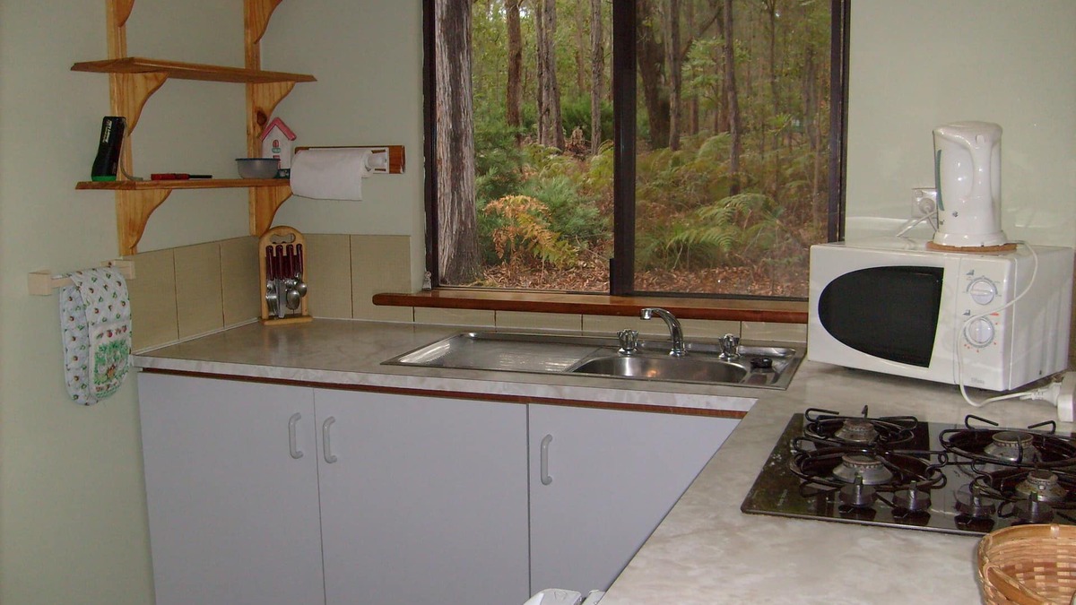 Nannup Cottage | Chalet 3, set in beautiful bush on Timberline Trail