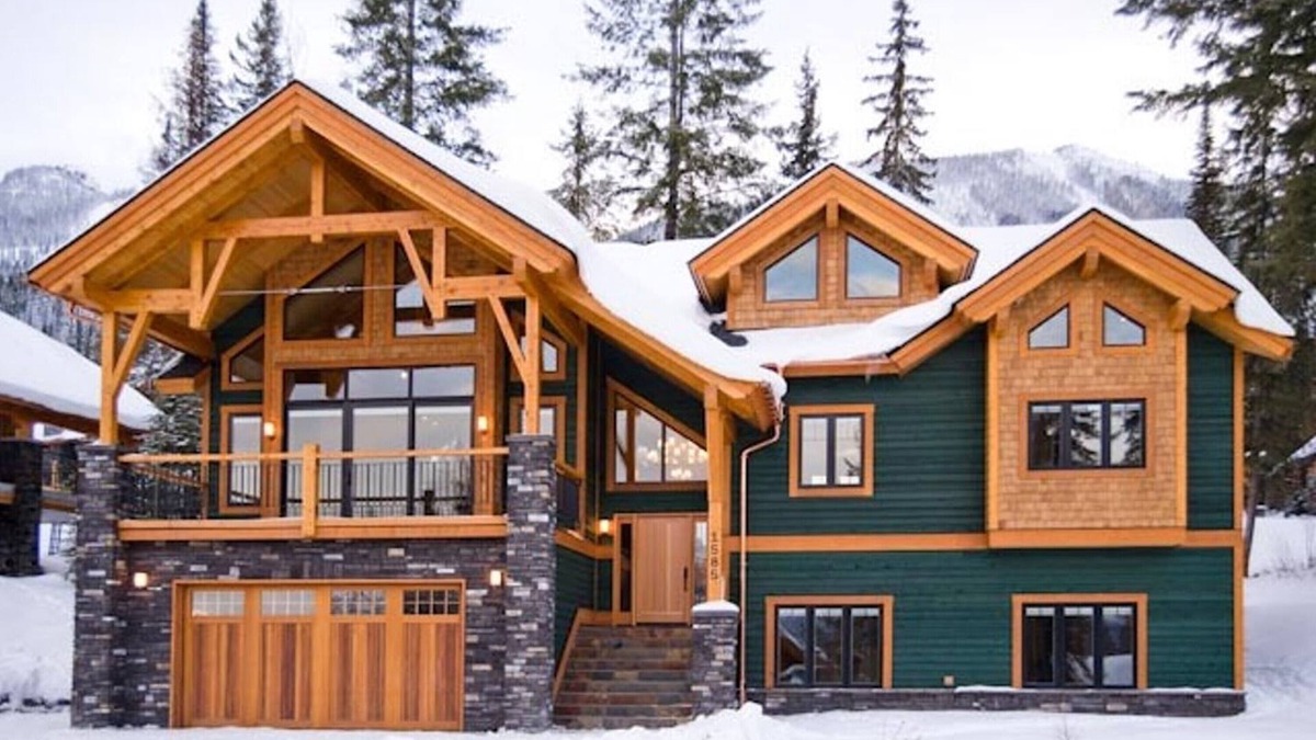 Golden Ski Chalet | Chalet, 5 Bedrooms + Den, 4.5 Baths (Sleeps 10-12)