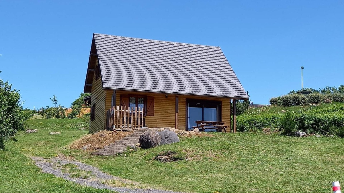Saint-Genes-Champespe Ski Chalet | Chalet 6 people near Super-Besse