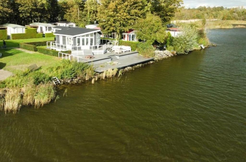 Biddinghuizen Ski Chalet | Chalet "Aan ut water" Elburg