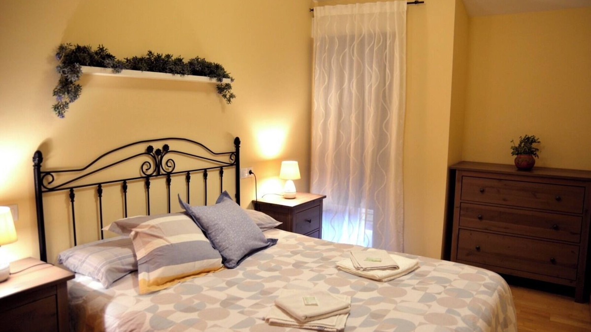 Trescasas House | Chalet Adosado en Trescasas a 10 Minutos en Coche del Centro de Segovia