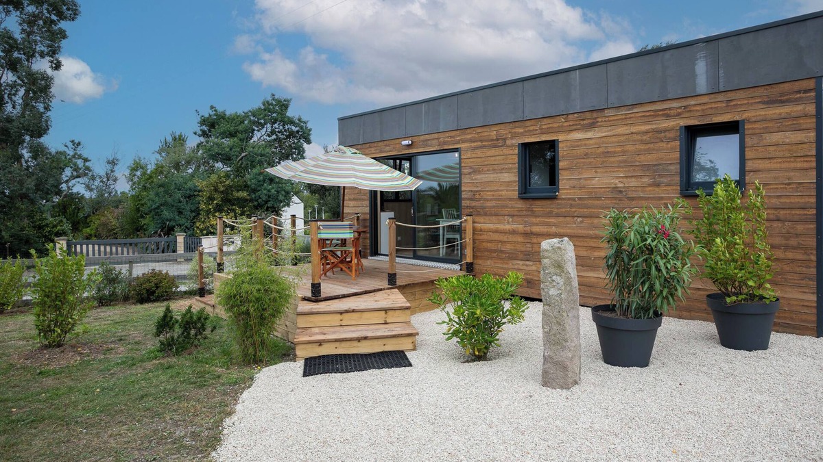 Trebeurden Ski Chalet | Chalet 'An Ti Koad Spa Privatif 800m Plage' with Private Terrace, Private Garden and Wi-Fi