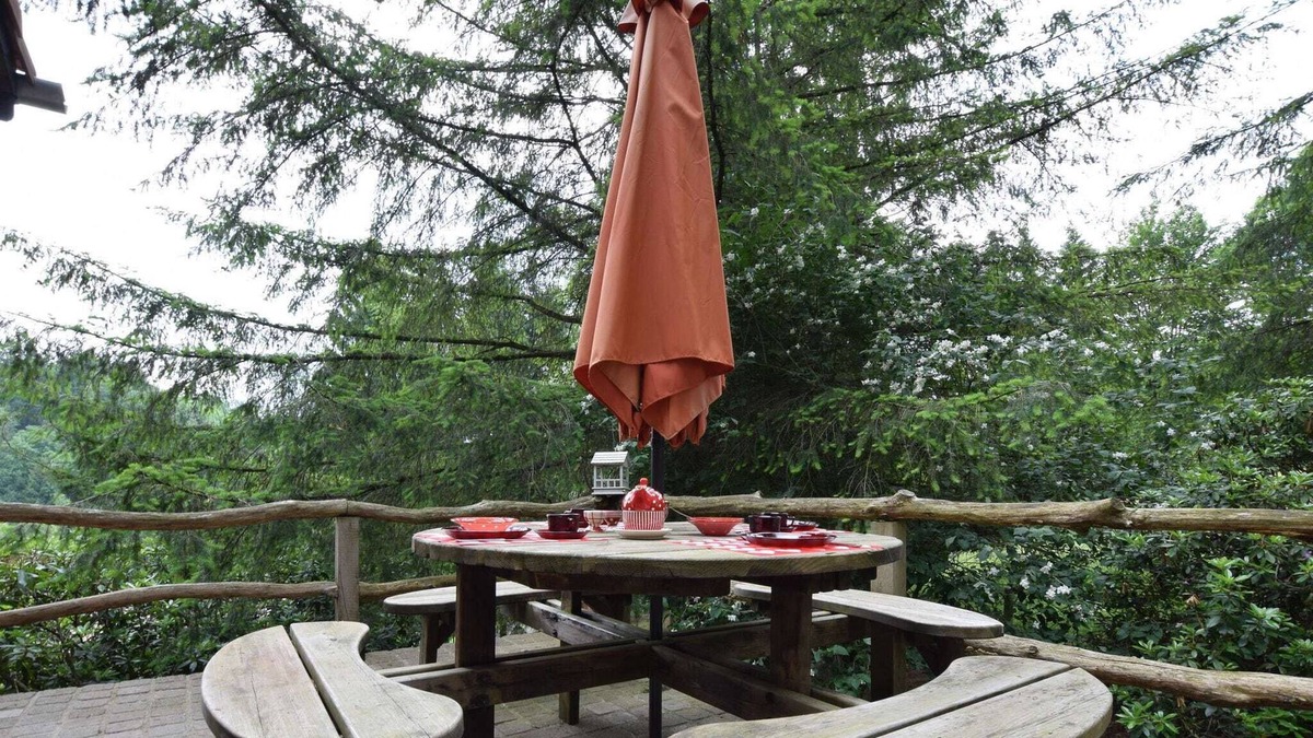 Houffalize Ski Chalet | Chalet and gypsy caravan in a green and peaceful environment, near Houffalize