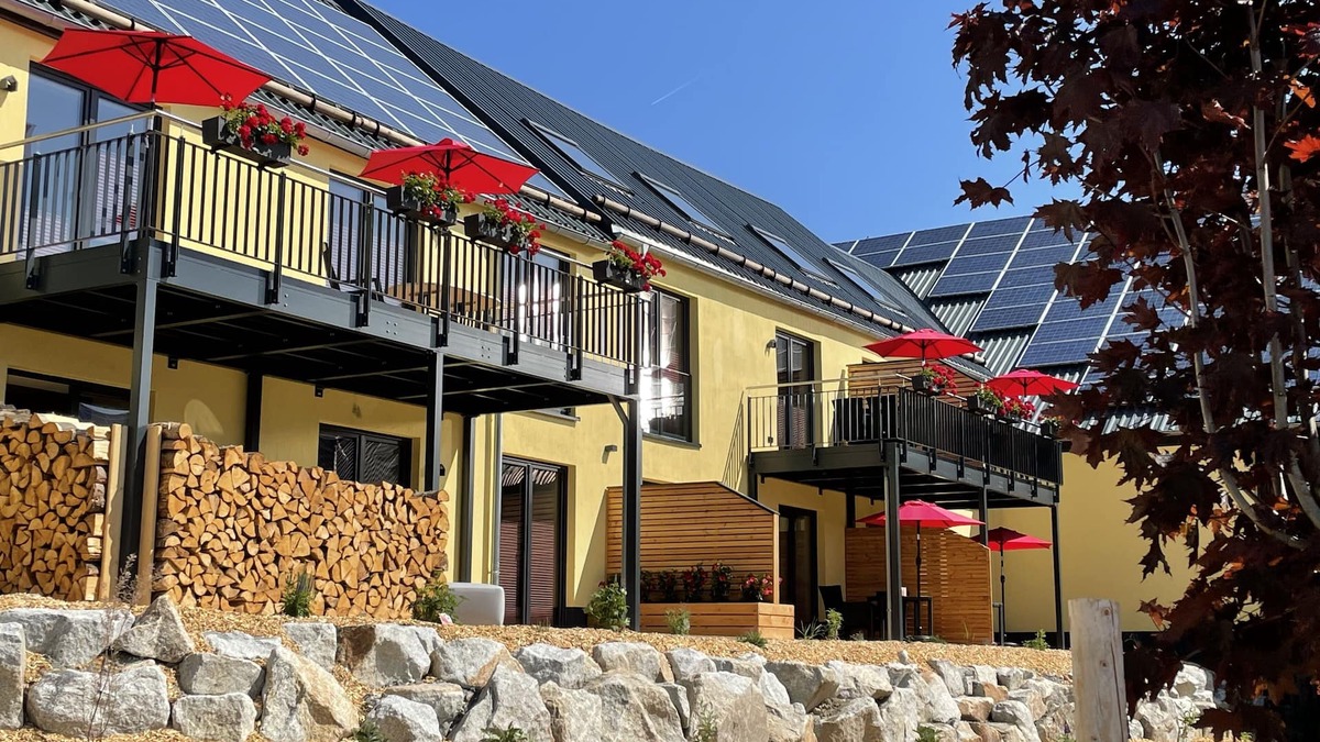 Feilitzsch Condo | Chalet apartment "Giebeltraum", 115 sqm & wellness/fitness/sauna - Bergrödelhof