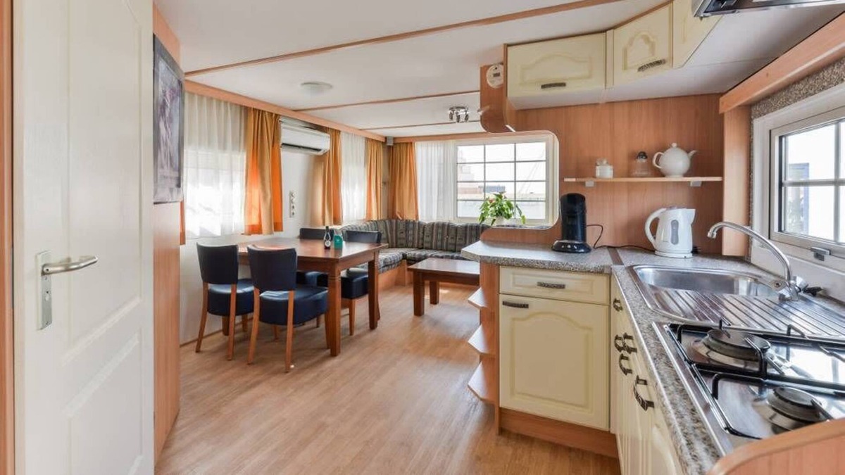 Zandvoort Ski Chalet | Chalet at the beach with FREE PARKING