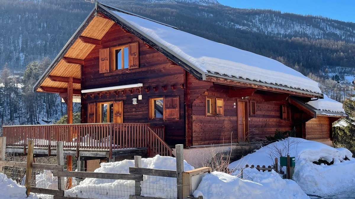 Saint-Chaffrey Ski Chalet | Chalet Authentique et Familial Proche des Pistes