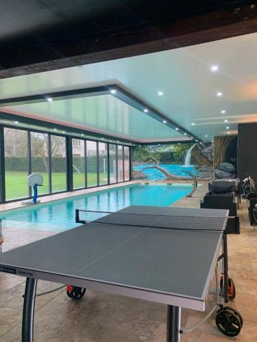 Clermont-Creans Ski Chalet | Chalet authentique à Clermont-Créans avec piscine partagée