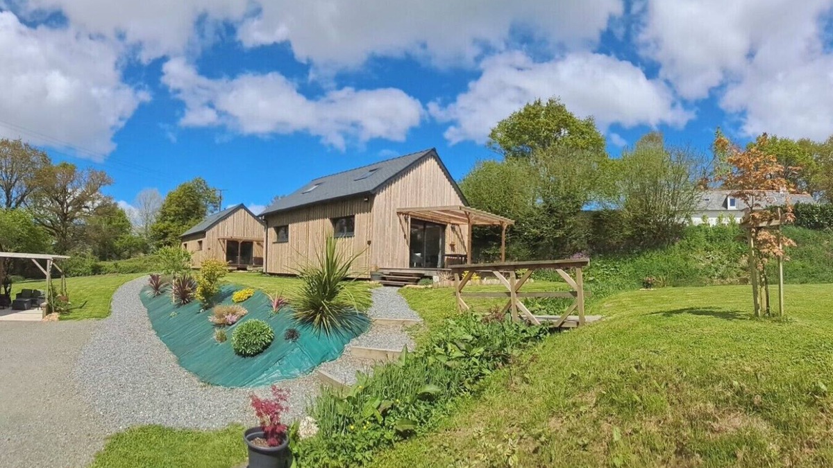 Gouezec House | Chalet Avec Bain à Remous Privatif Près du Canal