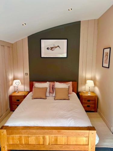 Brennes Bed & Breakfast | Chalet avec recharge électrique !