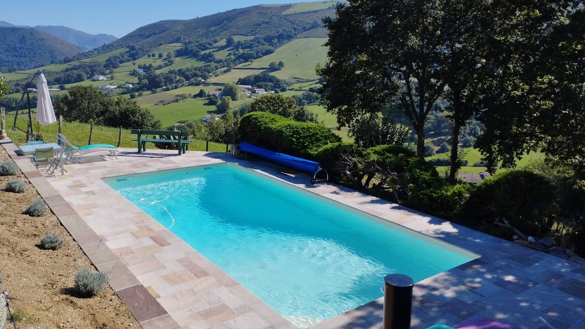 Itxassou Ski Chalet | Chalet Avec vue Magnifique sur les Montagnes Basques, à 3 Minutes Despelette