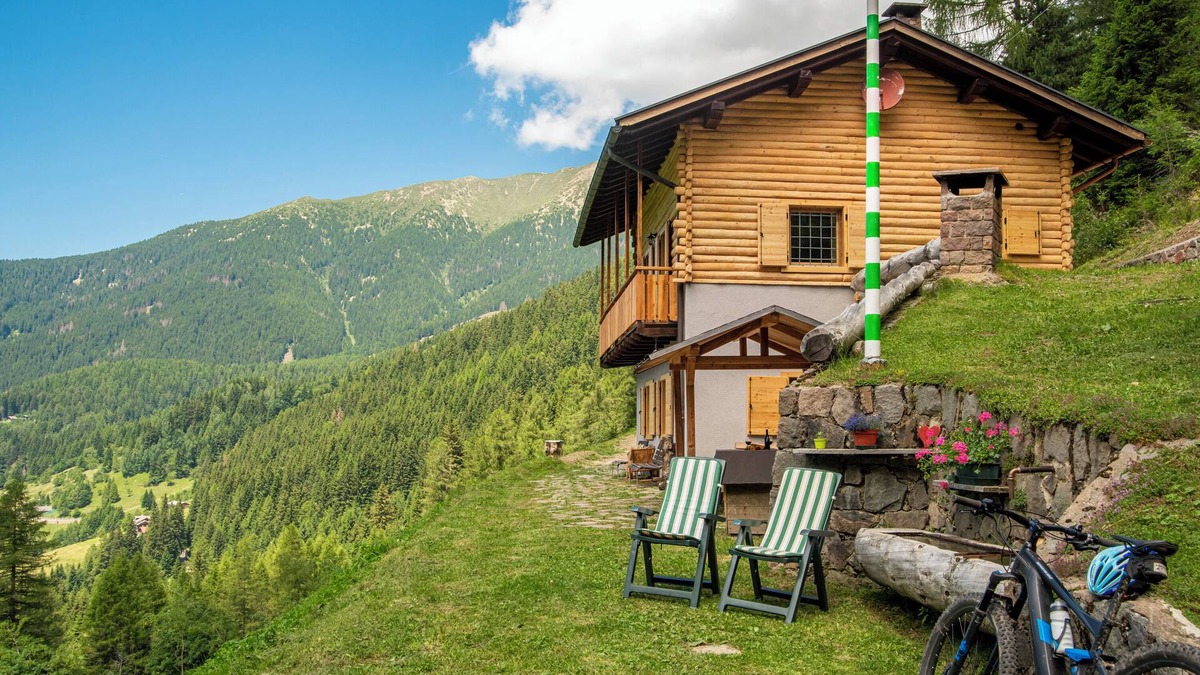Palu del Fersina Ski Chalet | Chalet "Baita dei Minatori Val dei Mocheni" with Mountain View, Private Terrace & Wi-Fi