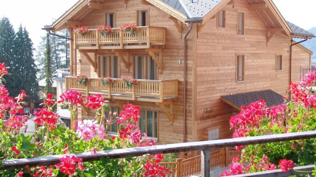 Villars-sur-Ollon Apartment | CHALET BALTHAZAR 4 - LUXURY APARTMENT, CENTRAL VILLARS 100 METRES FROM SKI TRAIN